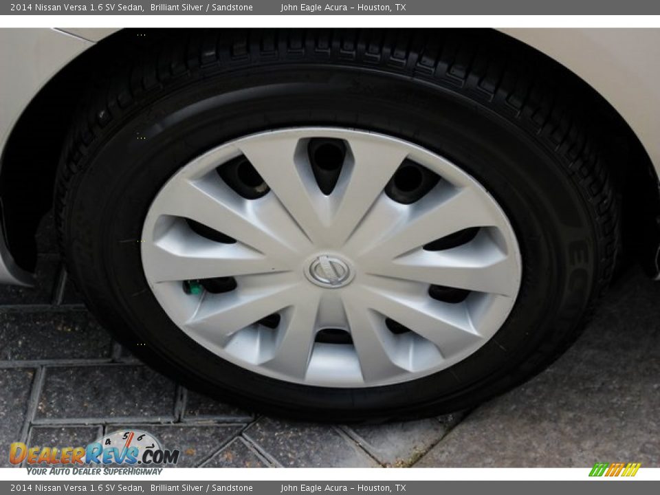 2014 Nissan Versa 1.6 SV Sedan Brilliant Silver / Sandstone Photo #14