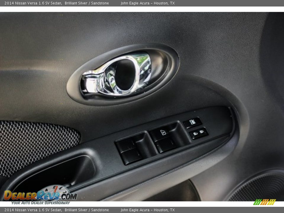 2014 Nissan Versa 1.6 SV Sedan Brilliant Silver / Sandstone Photo #15