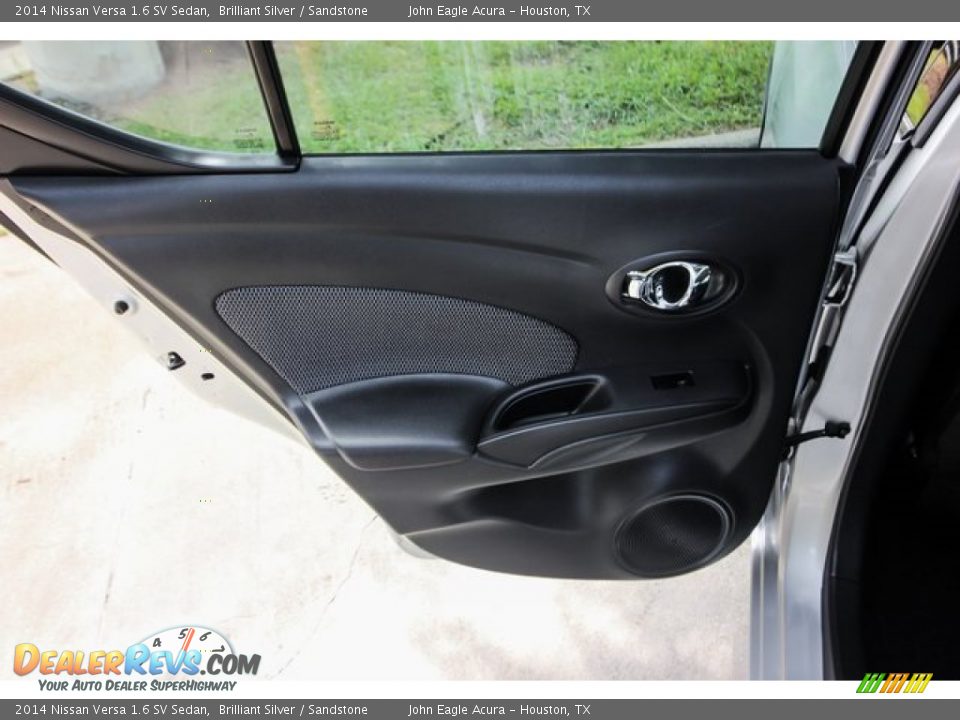 2014 Nissan Versa 1.6 SV Sedan Brilliant Silver / Sandstone Photo #19