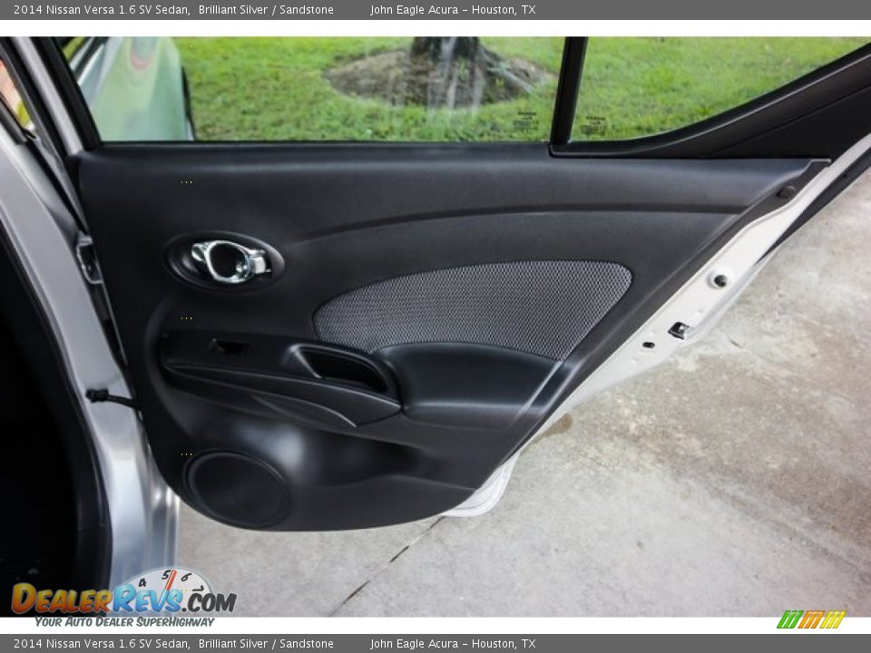 2014 Nissan Versa 1.6 SV Sedan Brilliant Silver / Sandstone Photo #22
