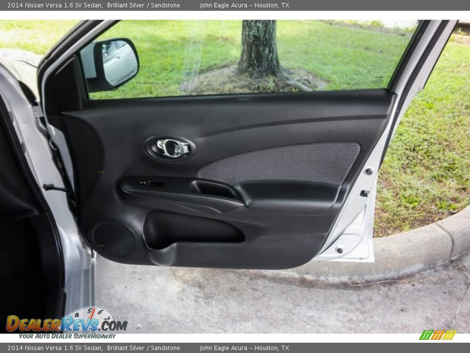 2014 Nissan Versa 1.6 SV Sedan Brilliant Silver / Sandstone Photo #24