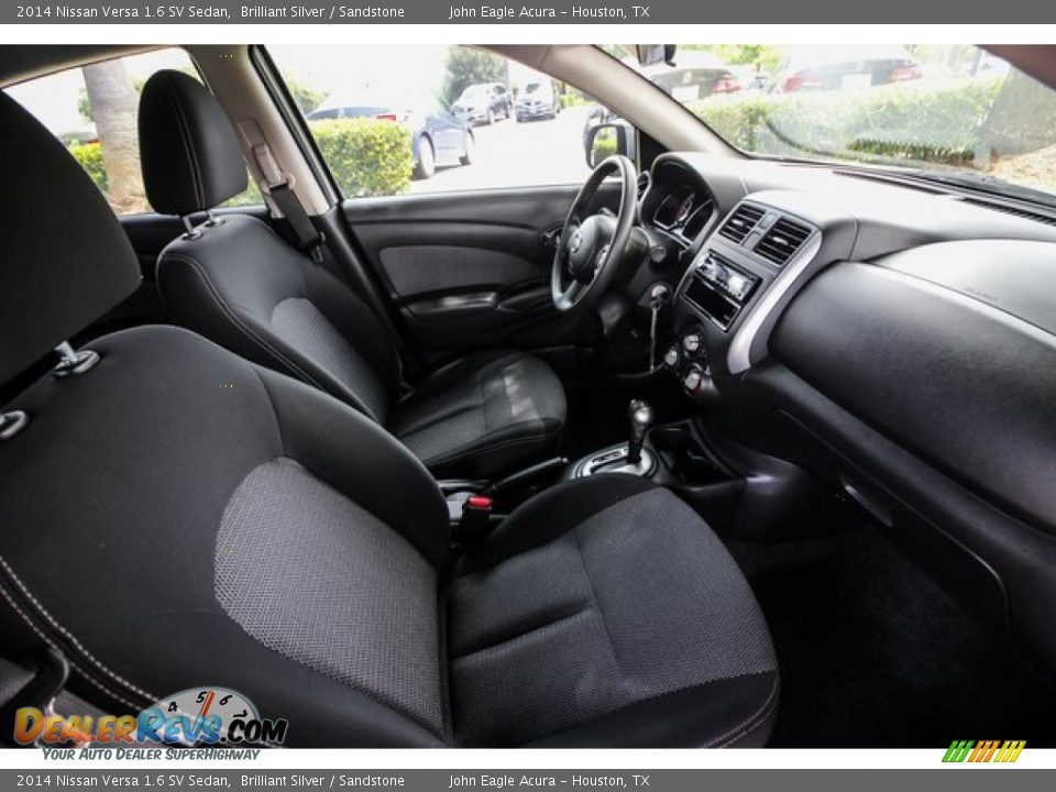 2014 Nissan Versa 1.6 SV Sedan Brilliant Silver / Sandstone Photo #25