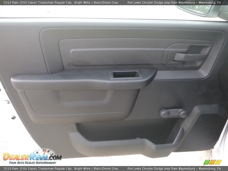 2019 Ram 1500 Classic Tradesman Regular Cab Bright White / Black/Diesel Gray Photo #14