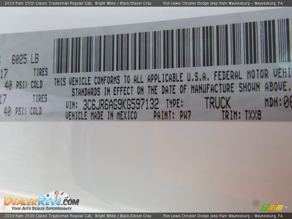 2019 Ram 1500 Classic Tradesman Regular Cab Bright White / Black/Diesel Gray Photo #15