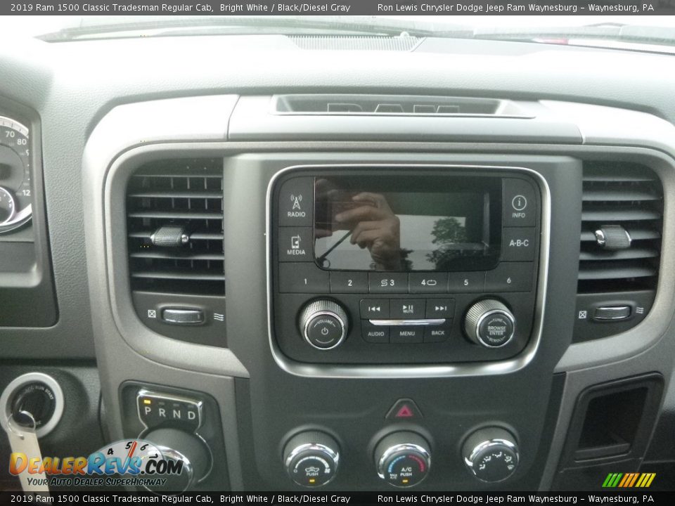 2019 Ram 1500 Classic Tradesman Regular Cab Bright White / Black/Diesel Gray Photo #16