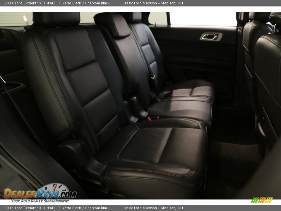2014 Ford Explorer XLT 4WD Tuxedo Black / Charcoal Black Photo #18