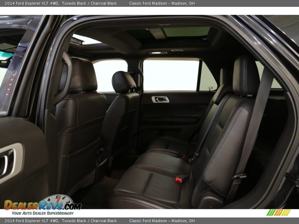 2014 Ford Explorer XLT 4WD Tuxedo Black / Charcoal Black Photo #19