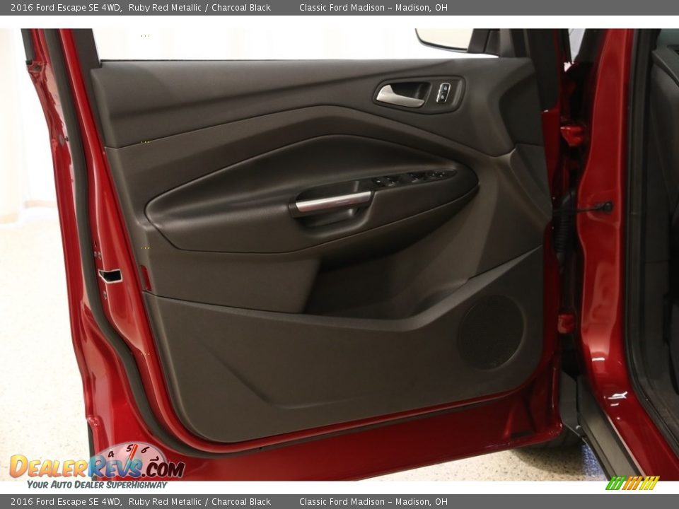2016 Ford Escape SE 4WD Ruby Red Metallic / Charcoal Black Photo #4