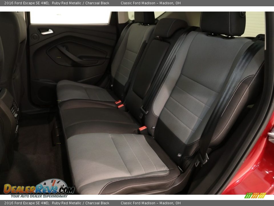 2016 Ford Escape SE 4WD Ruby Red Metallic / Charcoal Black Photo #17