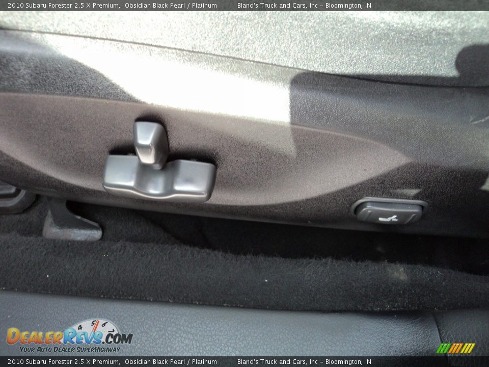 2010 Subaru Forester 2.5 X Premium Obsidian Black Pearl / Platinum Photo #11