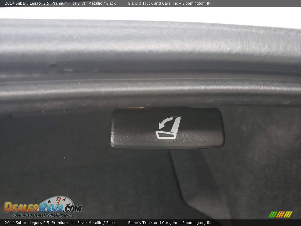 2014 Subaru Legacy 2.5i Premium Ice Silver Metallic / Black Photo #35