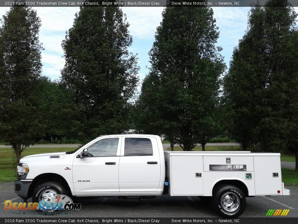 2019 Ram 3500 Tradesman Crew Cab 4x4 Chassis Bright White / Black/Diesel Gray Photo #1