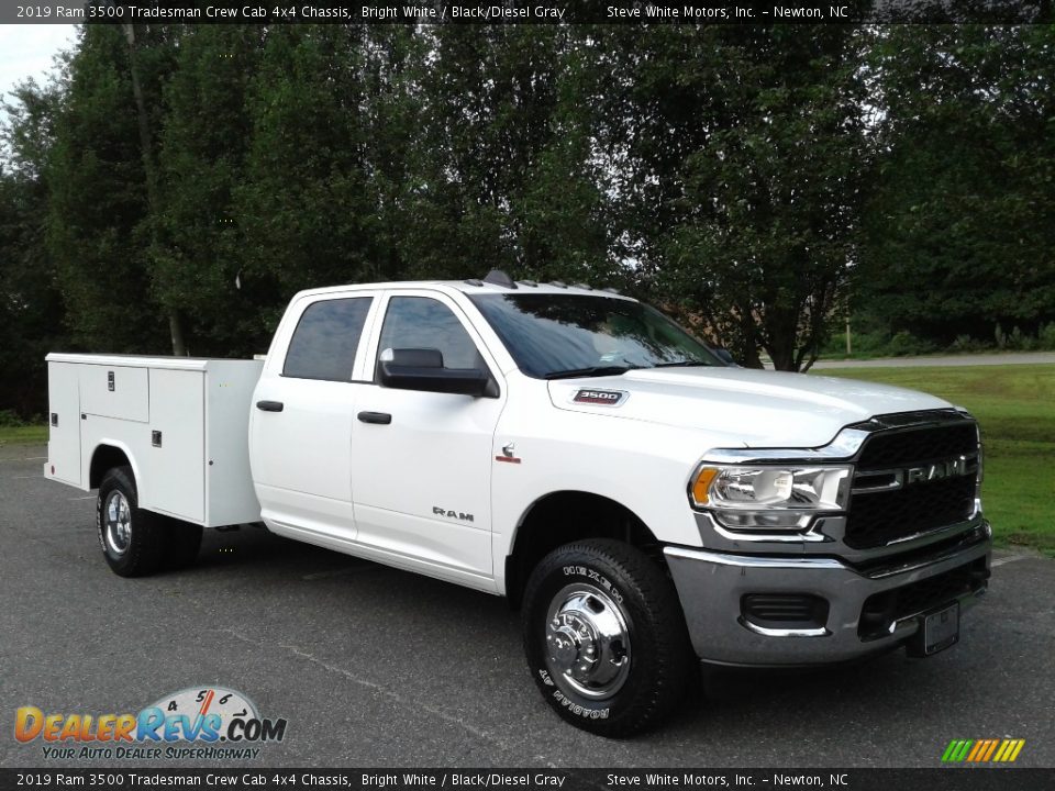 2019 Ram 3500 Tradesman Crew Cab 4x4 Chassis Bright White / Black/Diesel Gray Photo #4