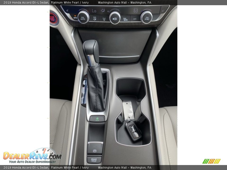 2019 Honda Accord EX-L Sedan Platinum White Pearl / Ivory Photo #33