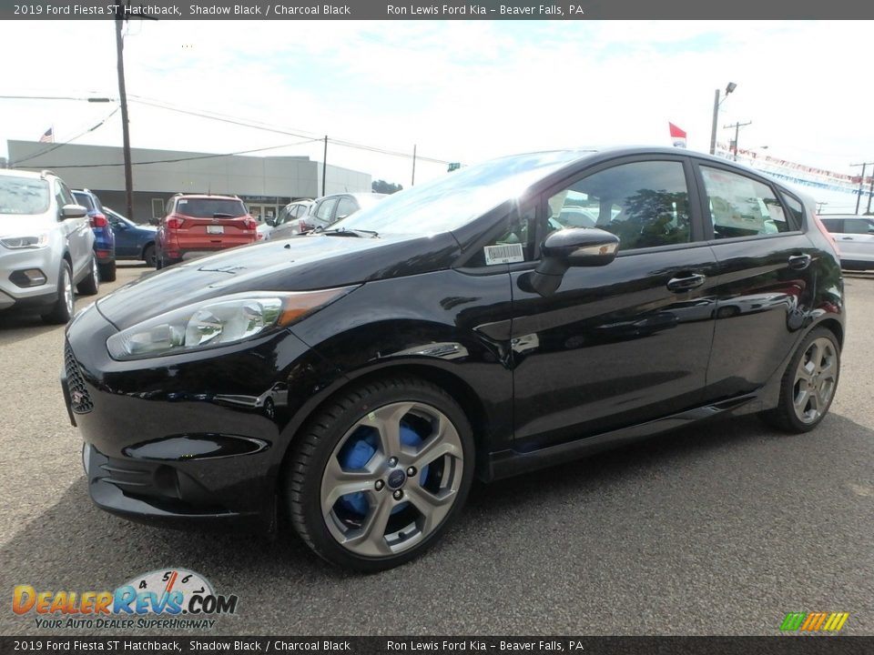 Front 3/4 View of 2019 Ford Fiesta ST Hatchback Photo #7