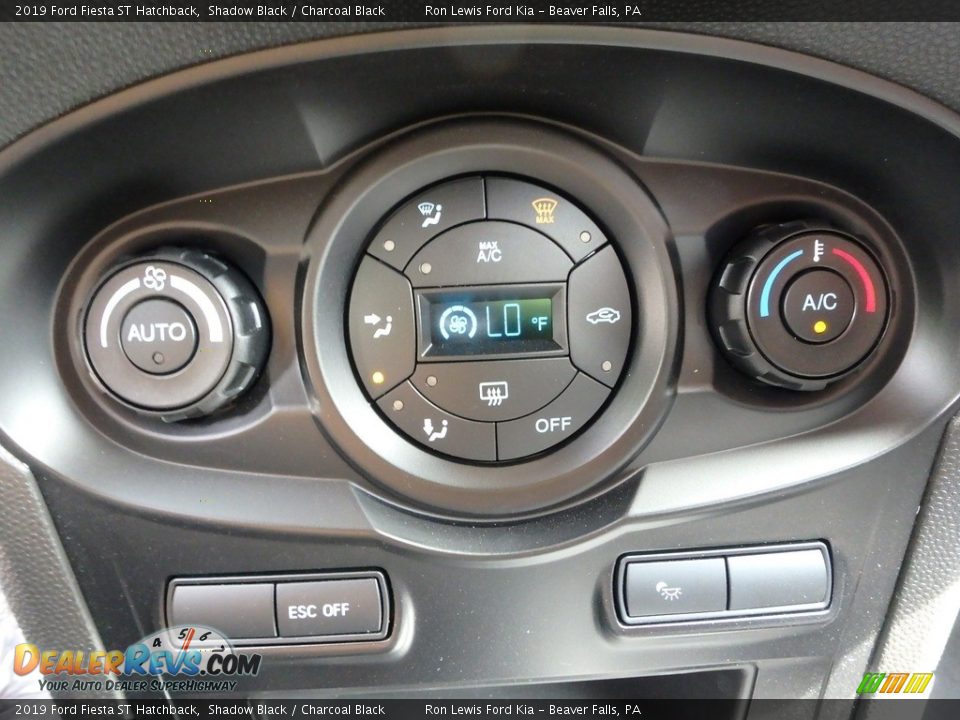 Controls of 2019 Ford Fiesta ST Hatchback Photo #19