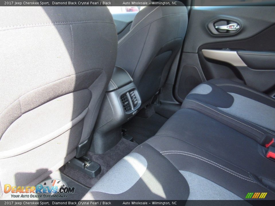 2017 Jeep Cherokee Sport Diamond Black Crystal Pearl / Black Photo #12