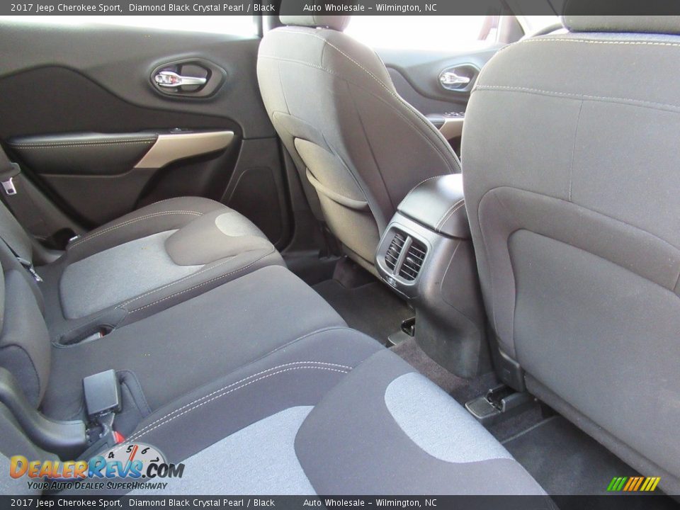 2017 Jeep Cherokee Sport Diamond Black Crystal Pearl / Black Photo #14