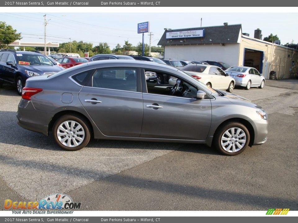 2017 Nissan Sentra S Gun Metallic / Charcoal Photo #4