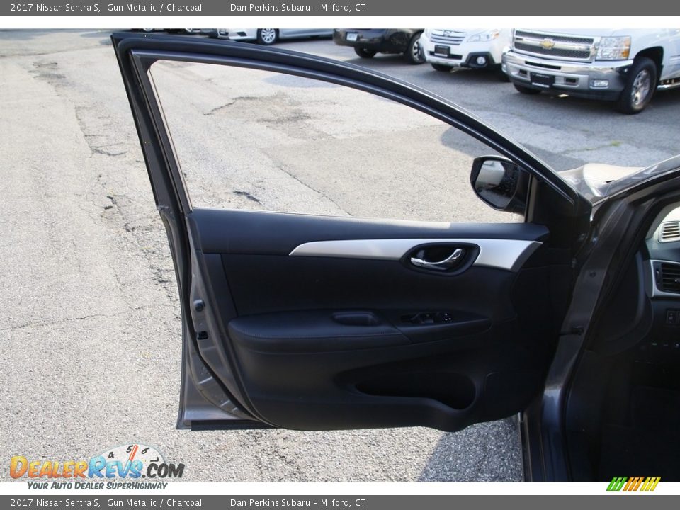 2017 Nissan Sentra S Gun Metallic / Charcoal Photo #9