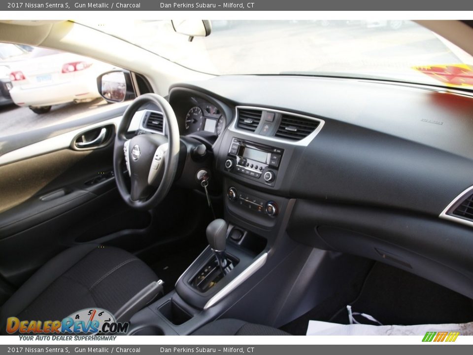 2017 Nissan Sentra S Gun Metallic / Charcoal Photo #15