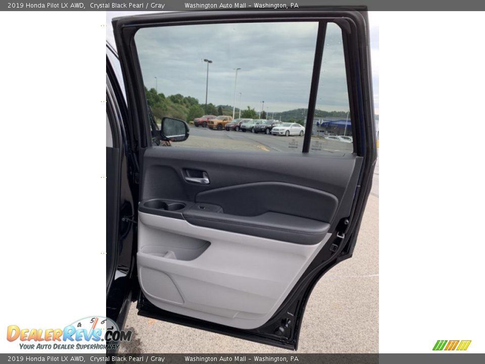 2019 Honda Pilot LX AWD Crystal Black Pearl / Gray Photo #24