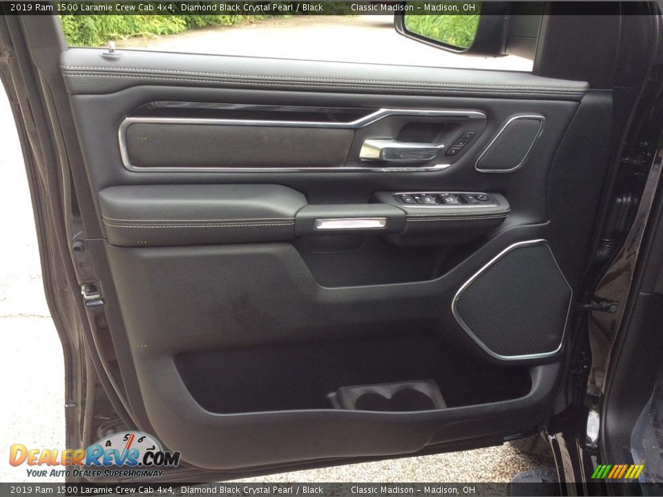 2019 Ram 1500 Laramie Crew Cab 4x4 Diamond Black Crystal Pearl / Black Photo #11