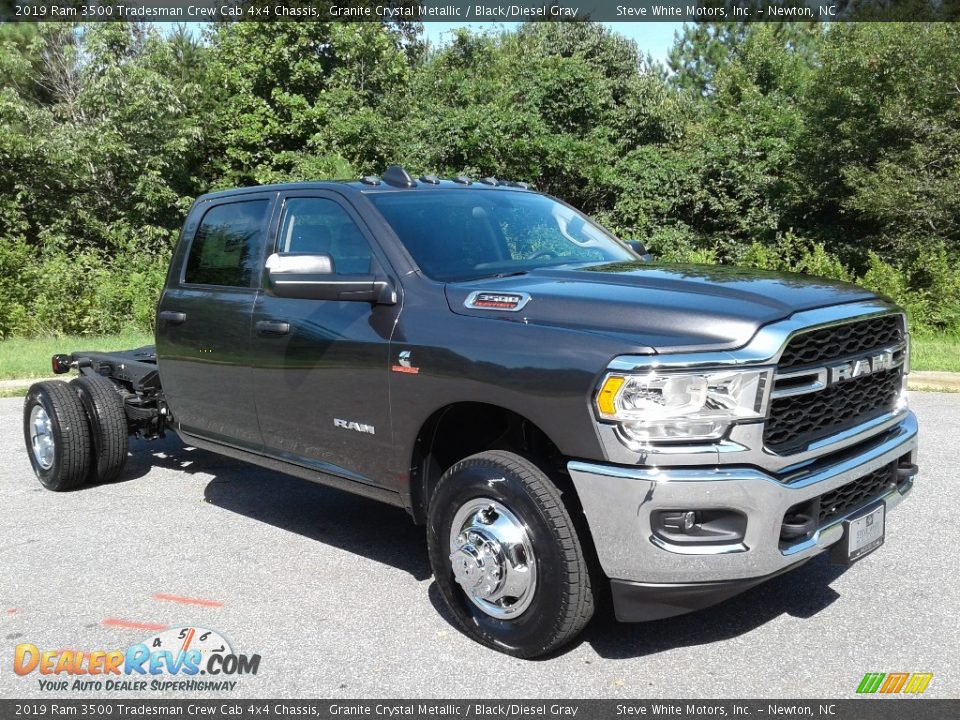 2019 Ram 3500 Tradesman Crew Cab 4x4 Chassis Granite Crystal Metallic / Black/Diesel Gray Photo #4