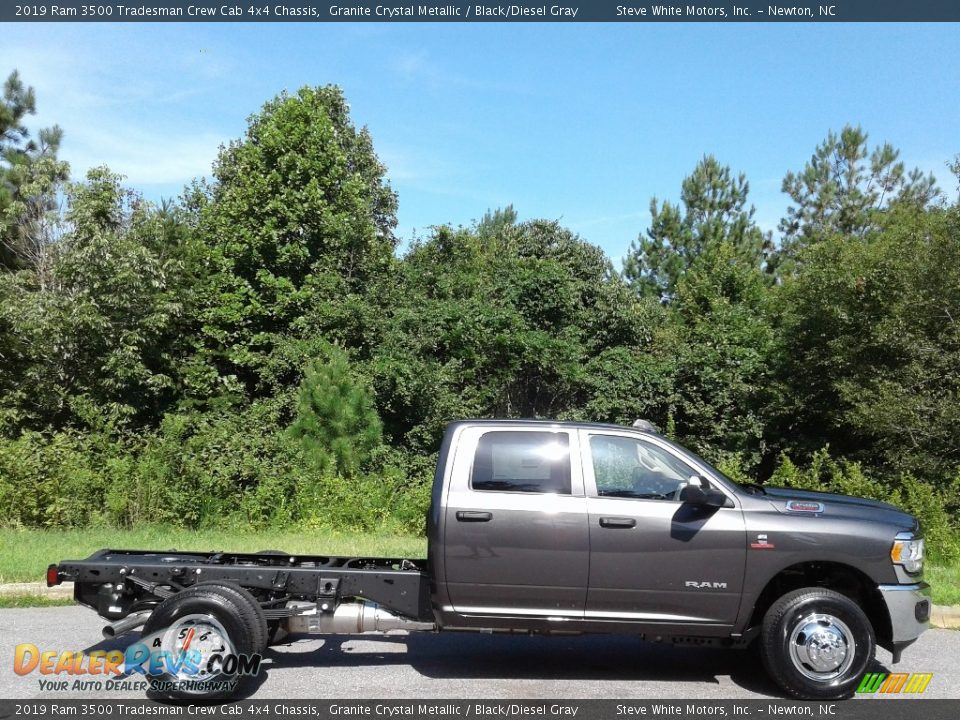 2019 Ram 3500 Tradesman Crew Cab 4x4 Chassis Granite Crystal Metallic / Black/Diesel Gray Photo #5