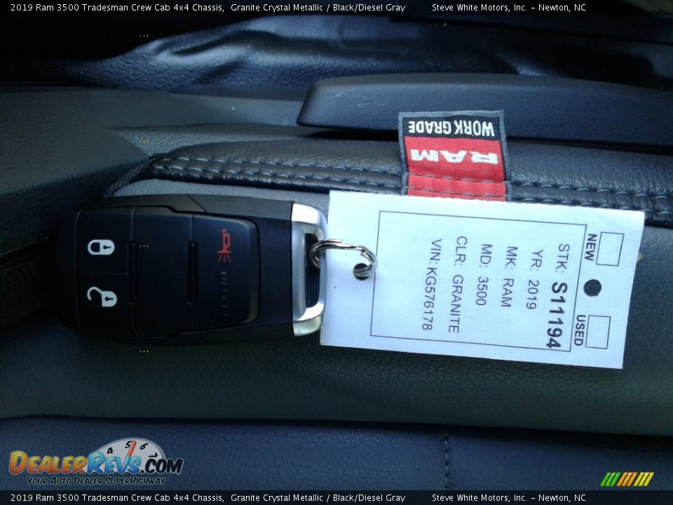2019 Ram 3500 Tradesman Crew Cab 4x4 Chassis Granite Crystal Metallic / Black/Diesel Gray Photo #24