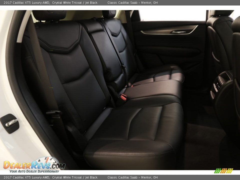 2017 Cadillac XT5 Luxury AWD Crystal White Tricoat / Jet Black Photo #19
