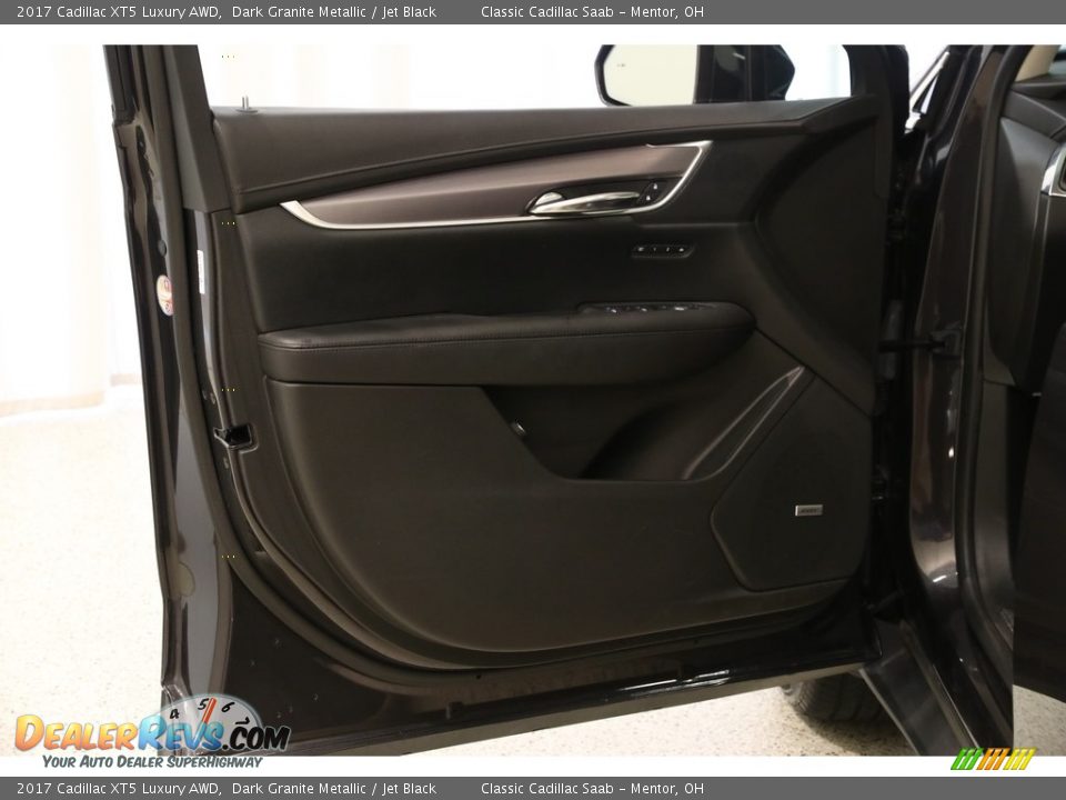 2017 Cadillac XT5 Luxury AWD Dark Granite Metallic / Jet Black Photo #4