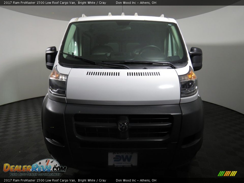2017 Ram ProMaster 1500 Low Roof Cargo Van Bright White / Gray Photo #4