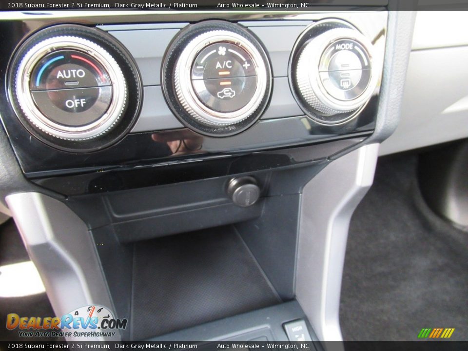 2018 Subaru Forester 2.5i Premium Dark Gray Metallic / Platinum Photo #19