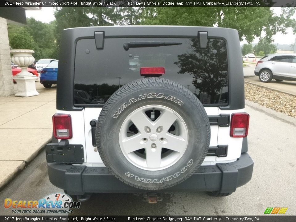2017 Jeep Wrangler Unlimited Sport 4x4 Bright White / Black Photo #8