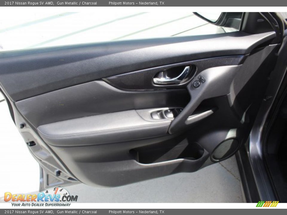 2017 Nissan Rogue SV AWD Gun Metallic / Charcoal Photo #9