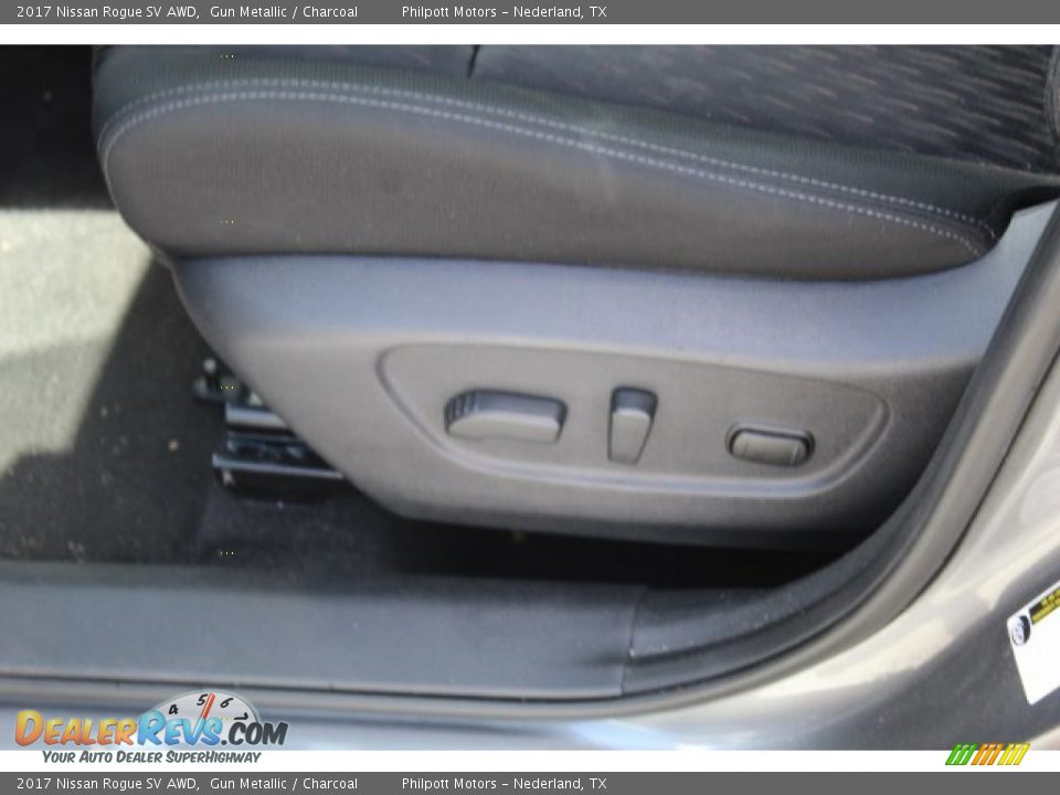 2017 Nissan Rogue SV AWD Gun Metallic / Charcoal Photo #11