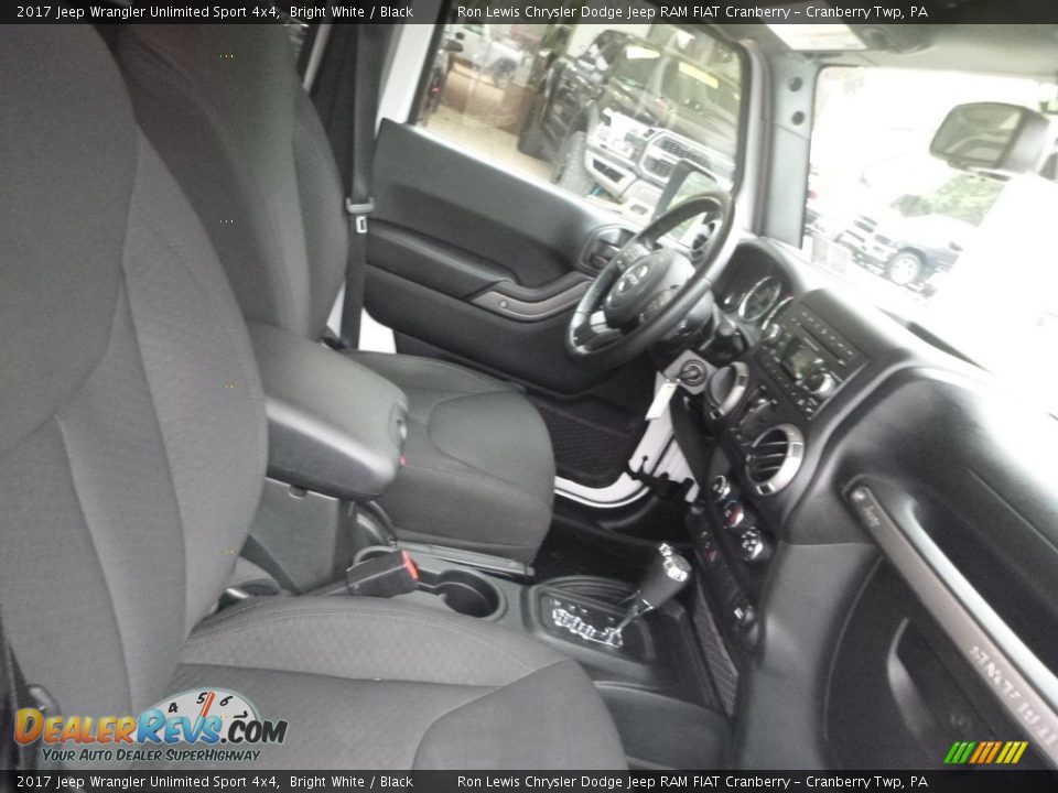 2017 Jeep Wrangler Unlimited Sport 4x4 Bright White / Black Photo #11