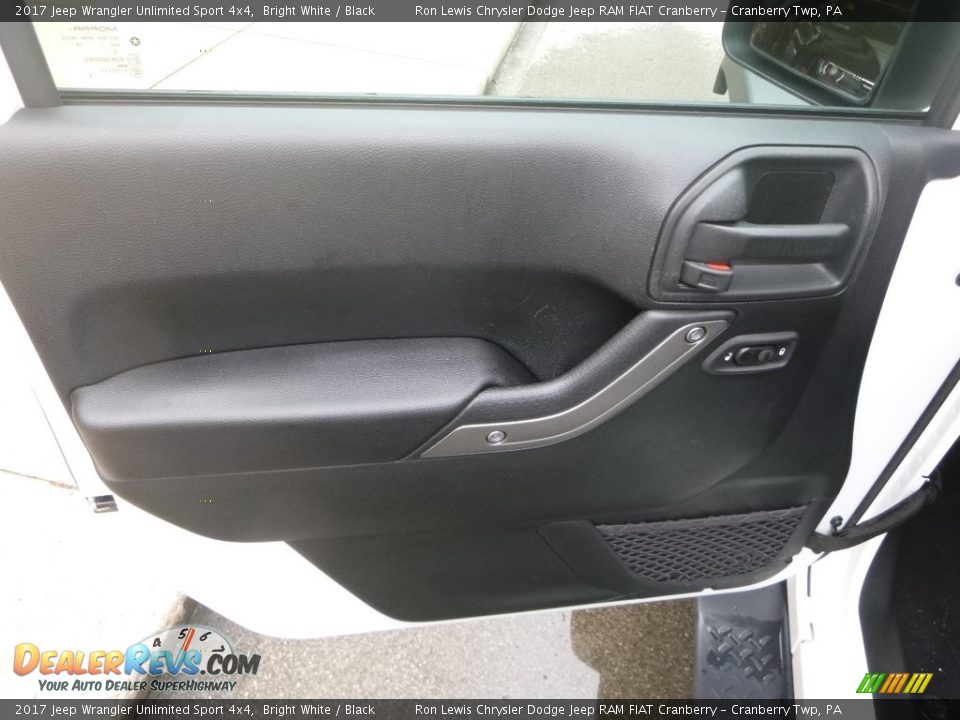 2017 Jeep Wrangler Unlimited Sport 4x4 Bright White / Black Photo #14