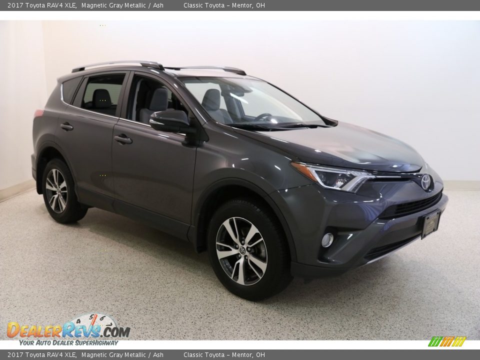 2017 Toyota RAV4 XLE Magnetic Gray Metallic / Ash Photo #1