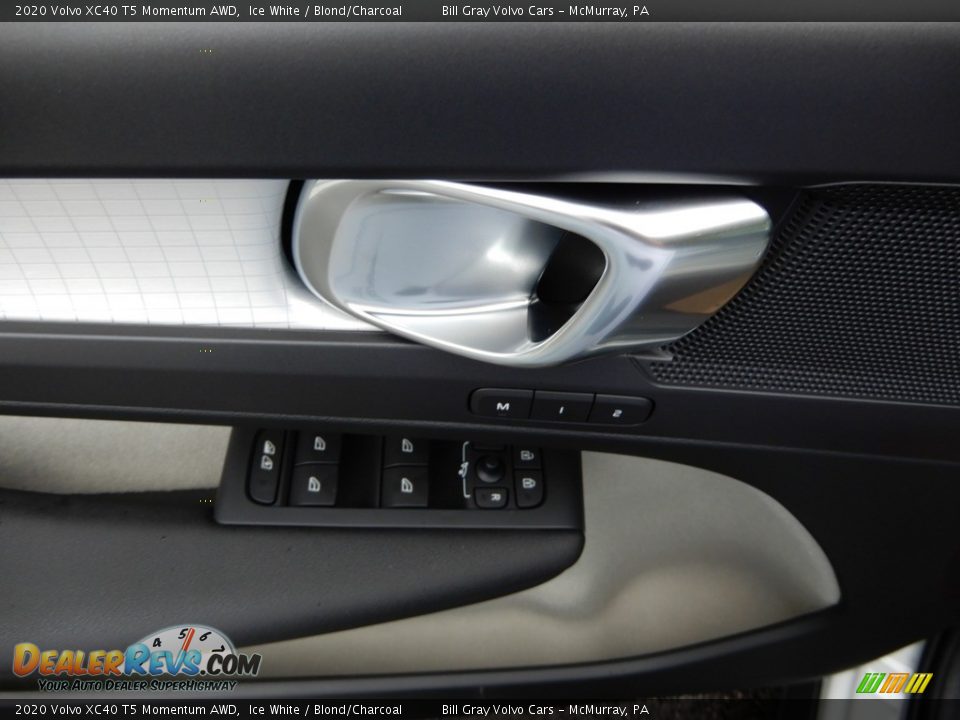 Controls of 2020 Volvo XC40 T5 Momentum AWD Photo #10
