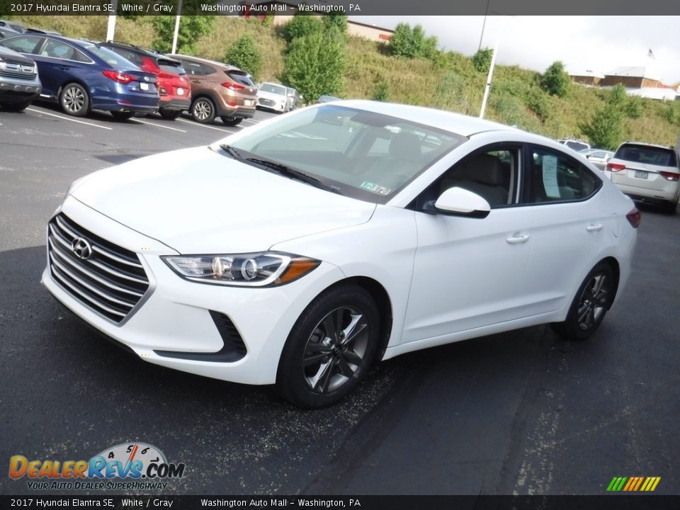 2017 Hyundai Elantra SE White / Gray Photo #5