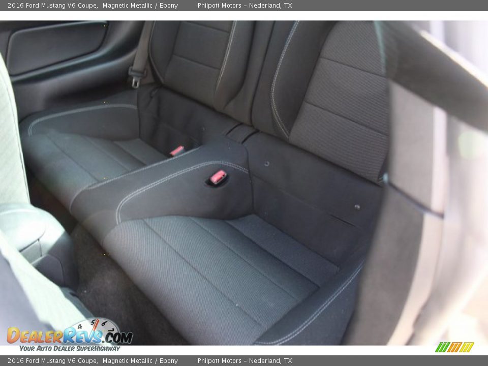 2016 Ford Mustang V6 Coupe Magnetic Metallic / Ebony Photo #21
