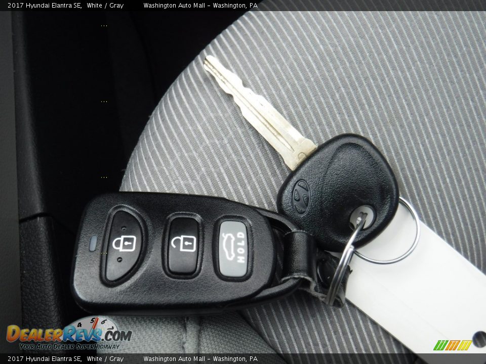 2017 Hyundai Elantra SE White / Gray Photo #22
