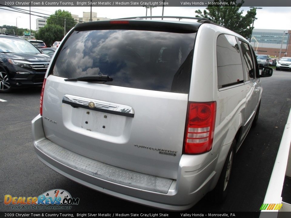 2009 Chrysler Town & Country Touring Bright Silver Metallic / Medium Slate Gray/Light Shale Photo #5