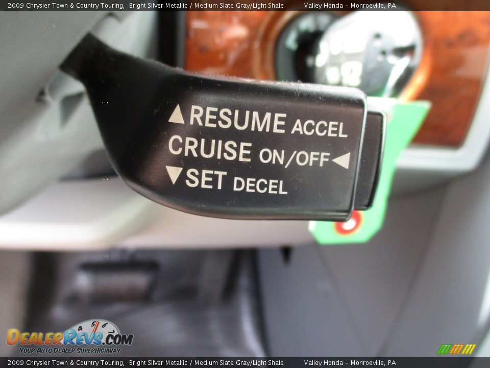 2009 Chrysler Town & Country Touring Bright Silver Metallic / Medium Slate Gray/Light Shale Photo #16