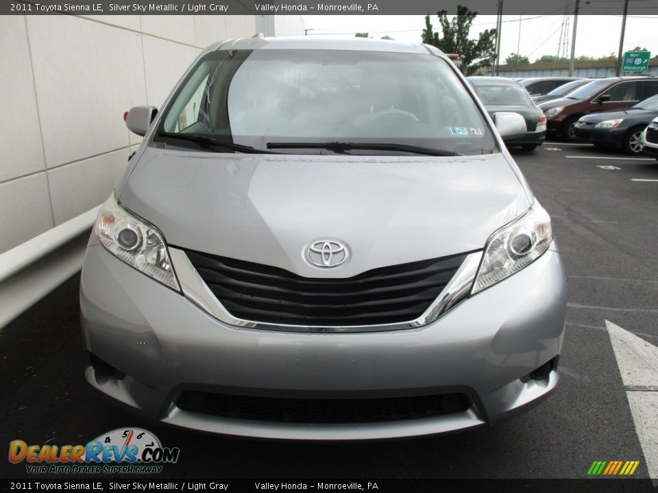 2011 Toyota Sienna LE Silver Sky Metallic / Light Gray Photo #8