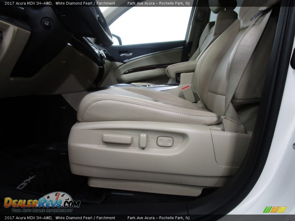 2017 Acura MDX SH-AWD White Diamond Pearl / Parchment Photo #9
