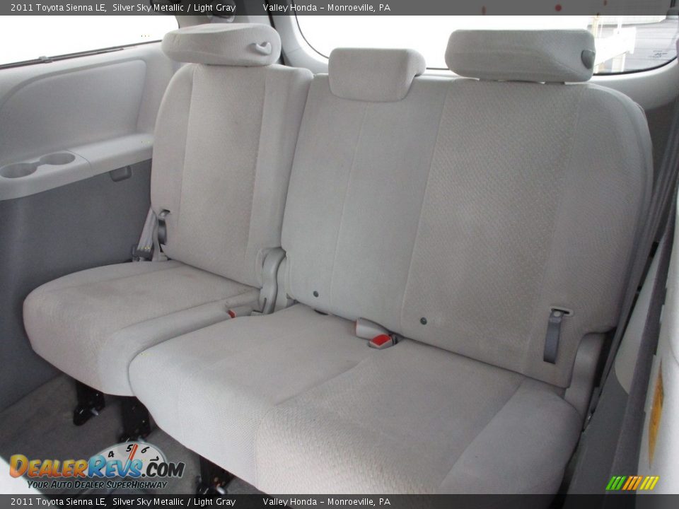 2011 Toyota Sienna LE Silver Sky Metallic / Light Gray Photo #13