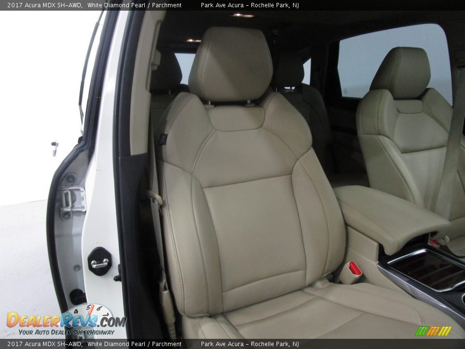 2017 Acura MDX SH-AWD White Diamond Pearl / Parchment Photo #16